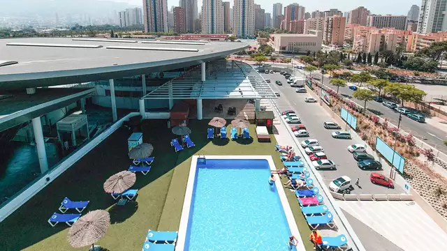 Geniet van Benidorm met je partner met volpension