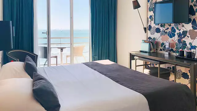 Séjour relaxation avec spa et soins, chambre face à la mer aux Sables-d'Olonne