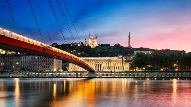 Romanticismo e benessere a Lione (minimo 2 notti)