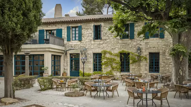 Séjour en chambre deluxe près d'Avignon