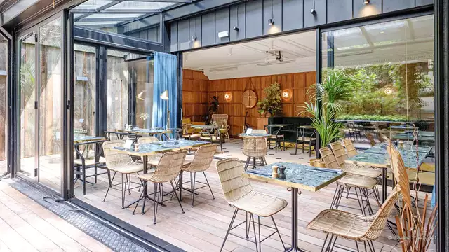 Séjour avec spa privé dans 5 étoiles parisien à l'élégance intemporelle