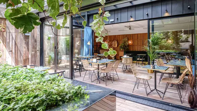 Séjour romantique avec dîner à deux pas des Grands Boulevards de Paris