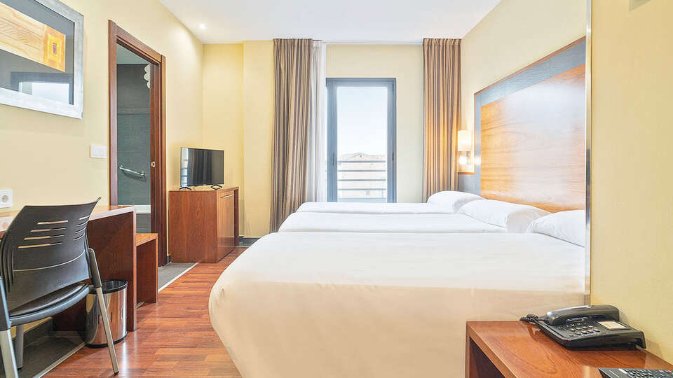 Escapate a Logrono a tu aire en moderno hotel centrico con acceso al spa