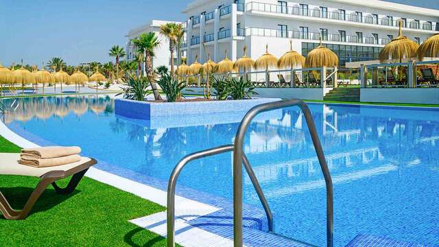 Cabogata Beach Hotel