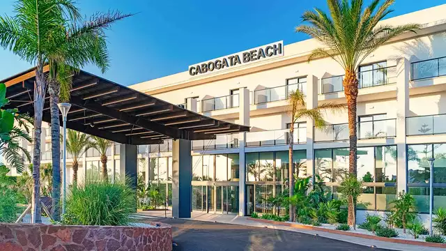 5* vakantie aan zee met spa en tapasproeverij
