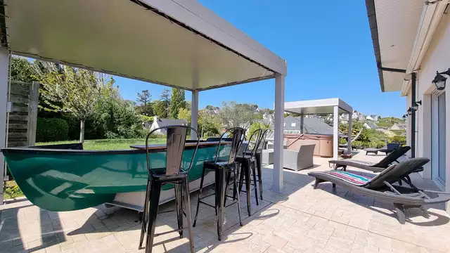 Estancia 100% local, champán y jacuzzi en la bahía de Locquirec