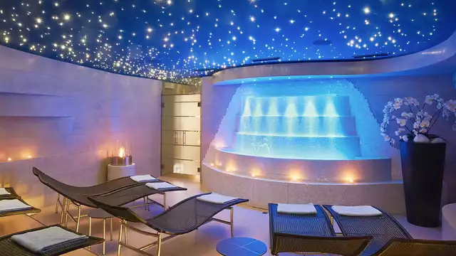 Vacanza relax sul Lago di Lugano con aperitivo, cena, spa e massaggio (3 notti)