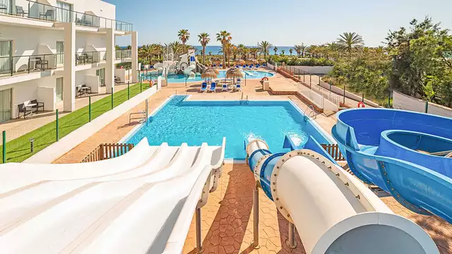 Geniet van een verblijf in een resort inclusief dinerbuffet