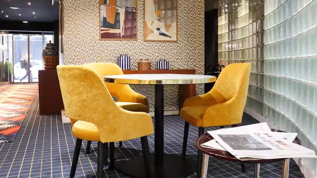 Relájate en París en una habitación con buhardilla en hotel de 4*, con salida tardía garantizada a las 14:00 h