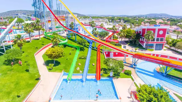 Escapade familiale en demi-pension et accès au parc Aquashow