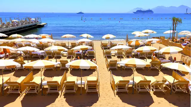 Tussenstop in Cannes, vlak bij het strand en de Croisette