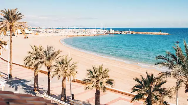 Escapada con cena gourmet y vistas al mar mediterráneo