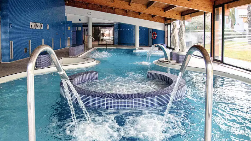Desconecta en la Pineda en un hotel Adults Only con piscina y acceso al spa