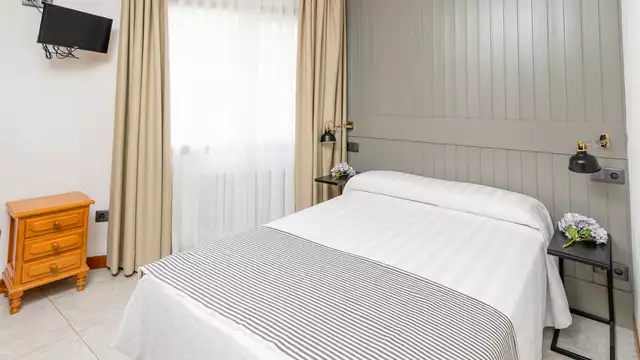 Romantisme sur la côte galicienne de Sanxenxo avec chocolats