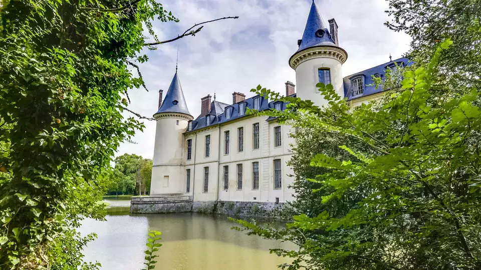 Deconnexion dans un chateau a h de Paris