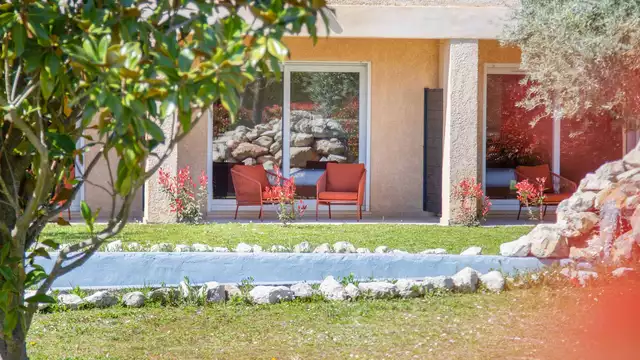 Estancia con copa de bienvenida al pie del Mont-Ventoux en Pernes-les-Fontaines