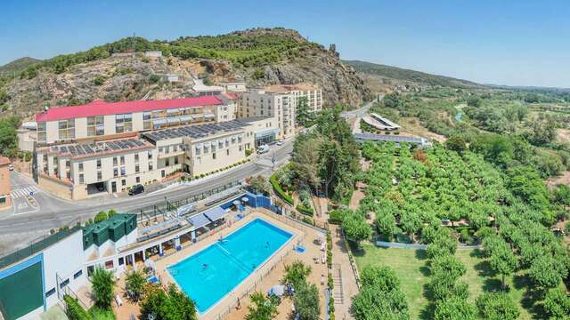 Desayuno, sauna finlandesa, jacuzzi, albornoces y más en esta escapada con circuito privado