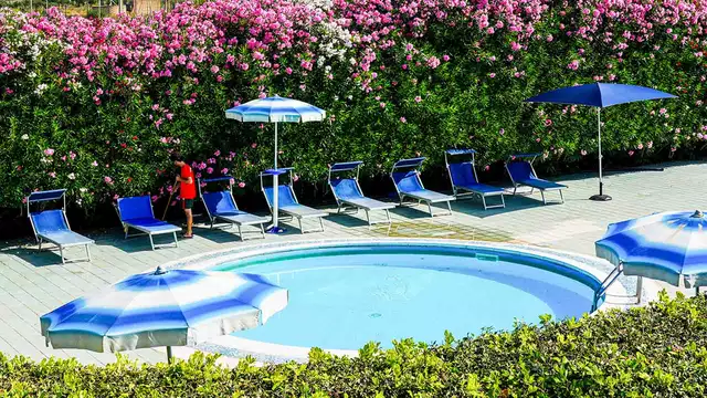 Weekend di Relax in Appartamento per 2 con Mezza Pensione e Spiaggia Privata