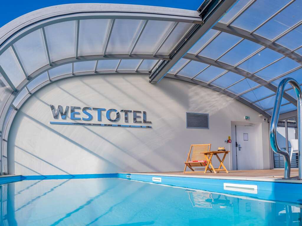 Séjour avec dîner en chambre supérieure vue port, à deux pas de la Baule - 4*