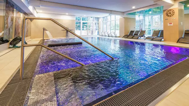 Relajación y zonas verdes cerca de Colmar con acceso al spa 4*