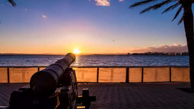 Cena e relax in un ambiente unico con vista sui vigneti nella parte migliore della Costa Brava