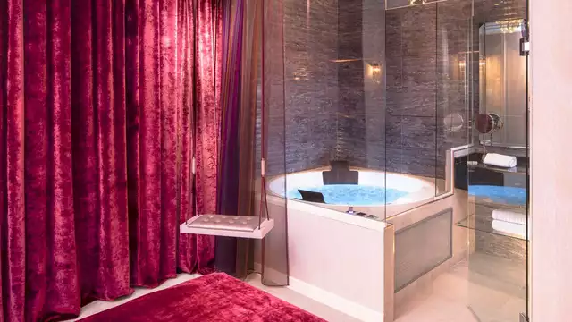 La belle époque parisienne avec spa et jacuzzi en chambre à Paris