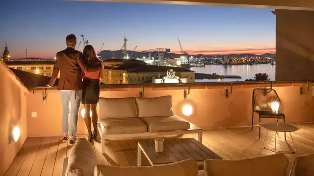 Expérience bistronomique à Toulon avec dîner 3 plats et piscine en rooftop