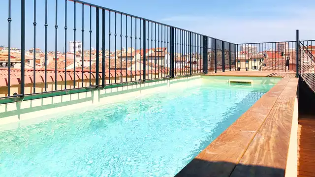 4* verblijf in Toulon met zwembad op het dak en solarium