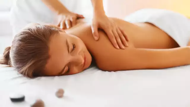 Relax total en Puerto de Santa María con masaje, botella de cava y spa incluidos