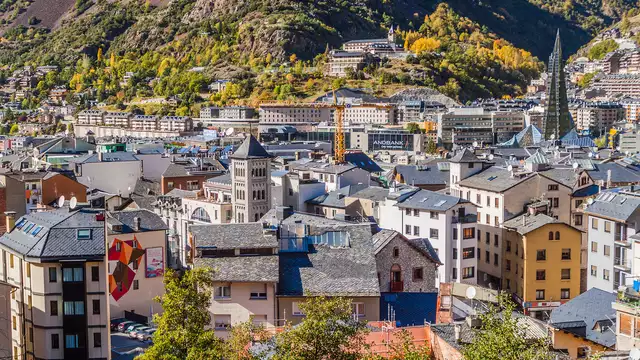 Week-end à Escaldes avec petit-déjeuner inclus et circuit Caldea pour deux