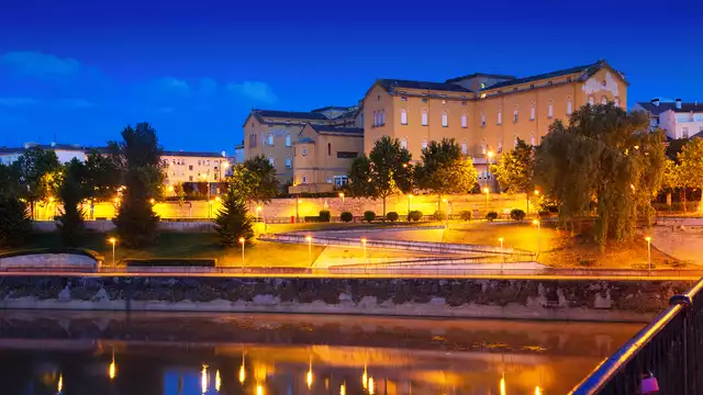 Escapada relax en el centro de Logrono con spa y desayuno incluido