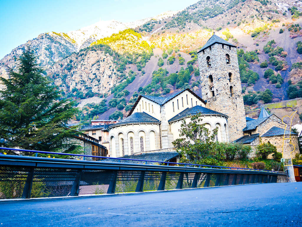 Découvrez Andorre-la-vieille En Plein Coeur De La Ville - 3* (ref 8611)