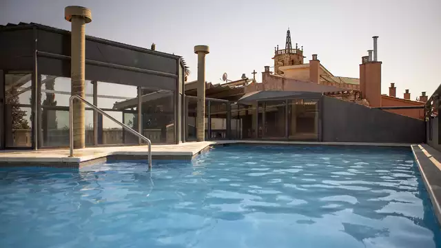 Escapada romántica en balneario con sorpresas para tu pareja