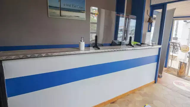 Een uitstapje met de voeten in het water, niet ver van Toulon en Bandol