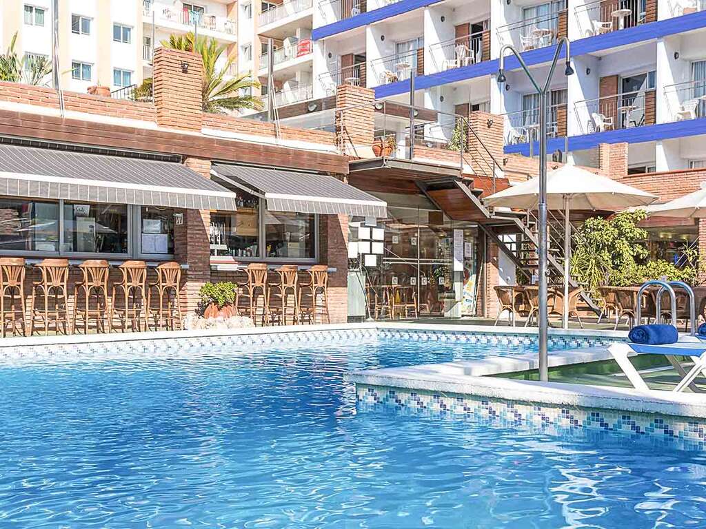 Escapade À Lloret : Venez Vous Détendre Sur Ses Plages Secrètes - 3* (ref 13096)