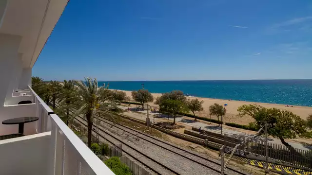 Escapada a todo confort: vistas al mar y pensión completa en el Maresme
