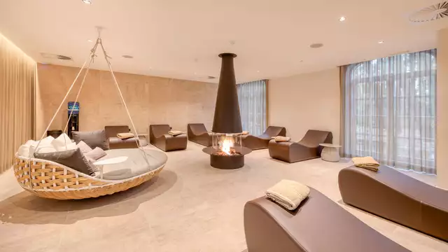 Promo: Soggiorno benessere Premium con massaggi, terapia del suono, bottiglia di cava e aperitivi