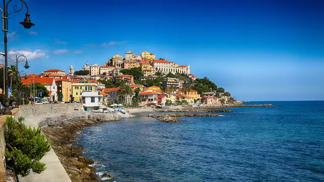 Hotel fronte mare a Diano Marina con cena inclusa