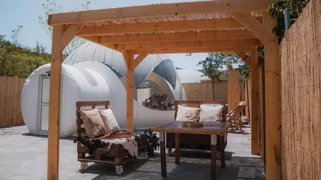 Noche bajo las estrellas Duerme en una burbuja con jacuzzi privado en plena naturaleza