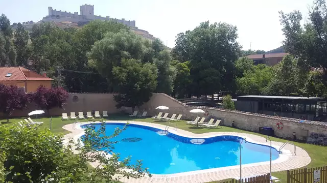 Fuga in un magnifico hotel con piscina a Peñafiel con colazione inclusa