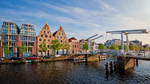 Ga er op uit in Haarlem en verblijf in de luxe Motion kamer