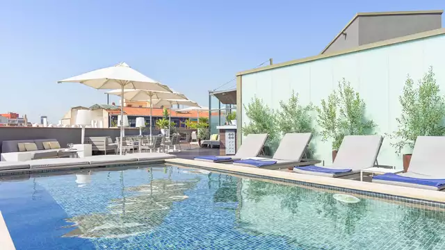 Zomer in Barcelona: Hip terras met cocktail