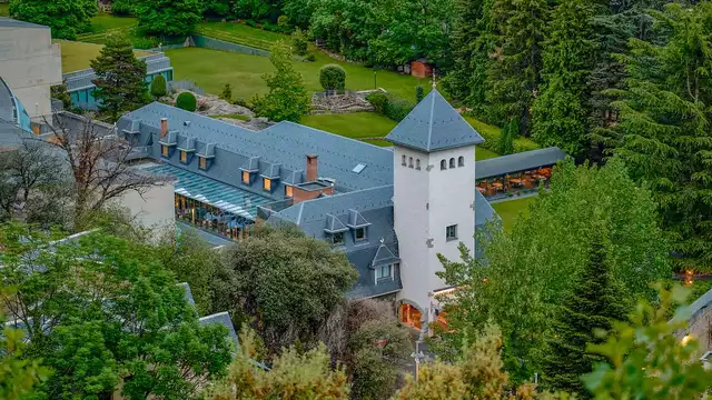 Andorra la Vella dans un hôtel exclusif avec demi-pension et spa
