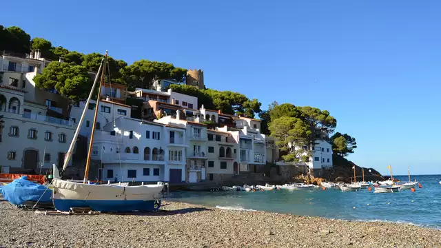 Escapade avec petit-déjeuner et bouteille de cava dans un hôtel de charme à Begur