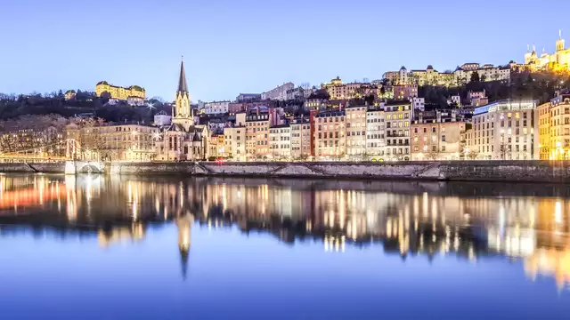 Escale à Lyon (2 nuits minimum)