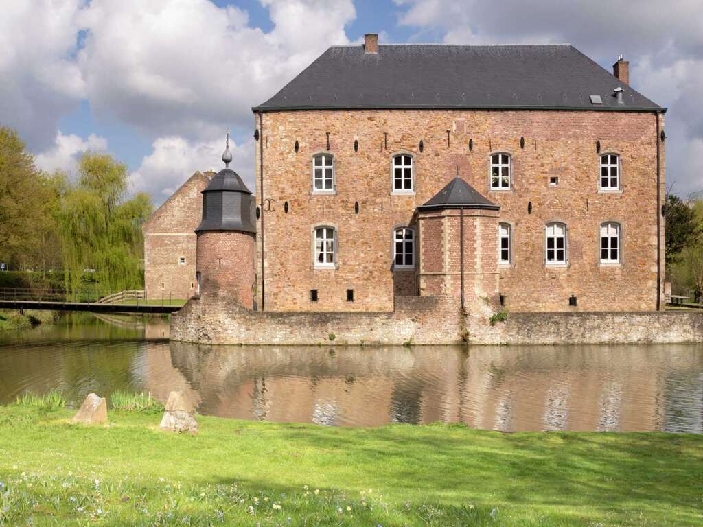 Profitez D'une Magnifique Nuit Dans Un Ancien Château. - 4* (ref 6386)