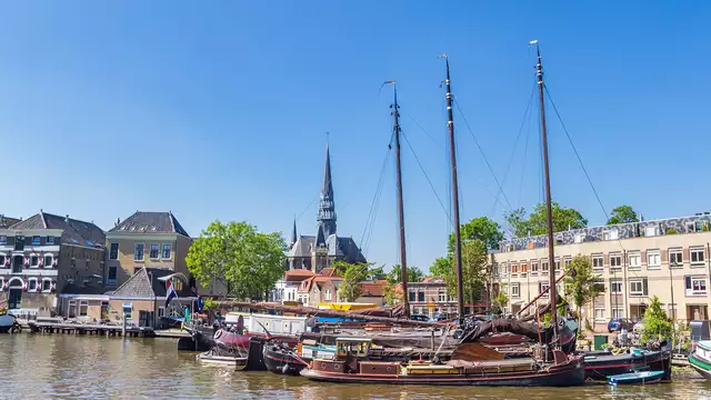 Estancia en Gouda con un auténtico gofre con sirope a la llegada.