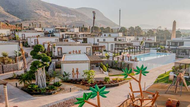 Grand Luxor Village inactive