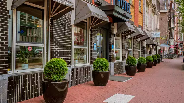 Profitez d’une nuitée avec délicieux petit-déjeuner et vue sur Amsterdam