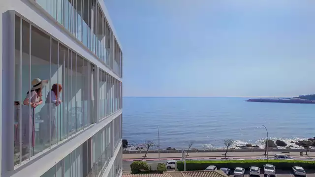 Sorprende a tu pareja en habitación con terraza y vistas al mar